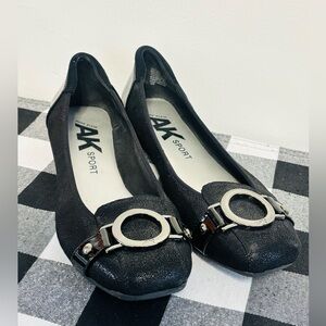 Anne Klein Women's Umeko Snip Toe Ballet Flats Size 10
